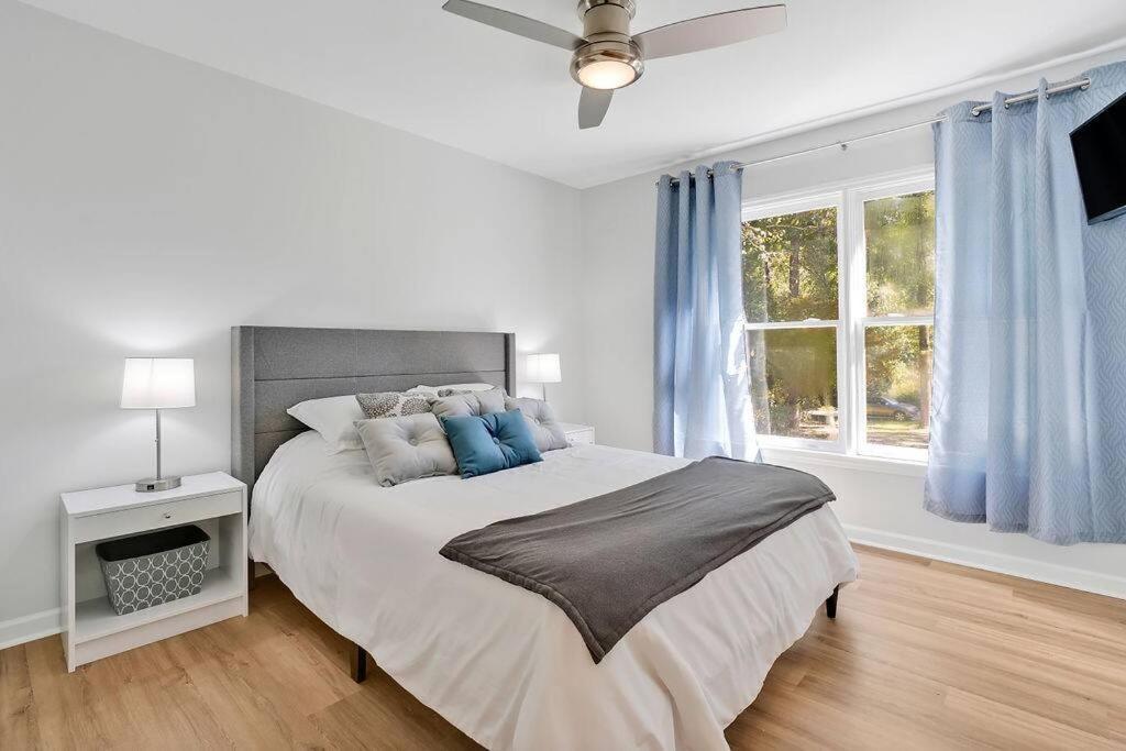 Middle Sound Hideaway~Beaches, Shopping, Families Villa Wilmington Exterior foto