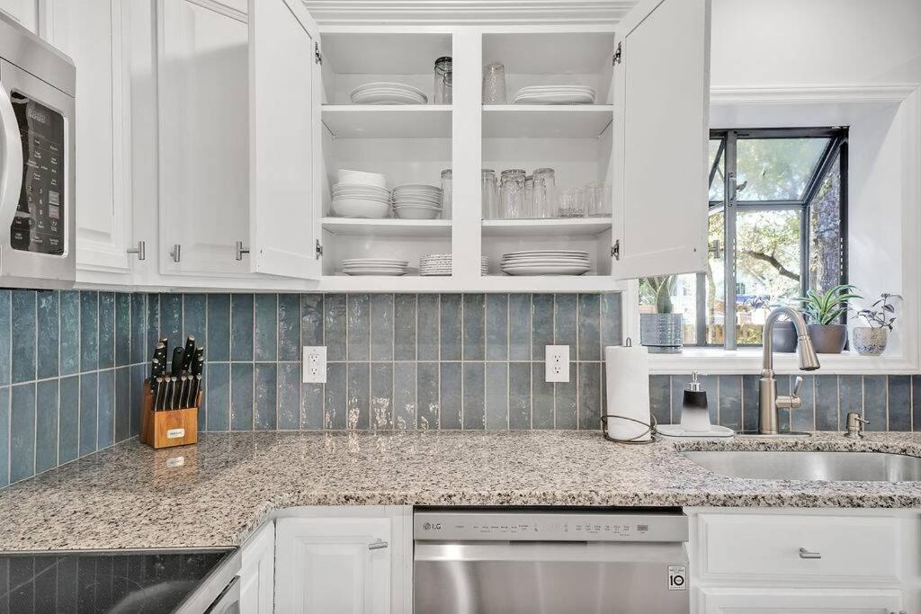 Middle Sound Hideaway~Beaches, Shopping, Families Villa Wilmington Exterior foto