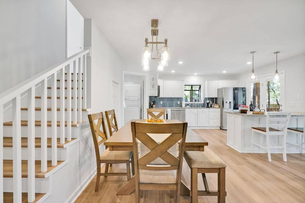 Middle Sound Hideaway~Beaches, Shopping, Families Villa Wilmington Exterior foto